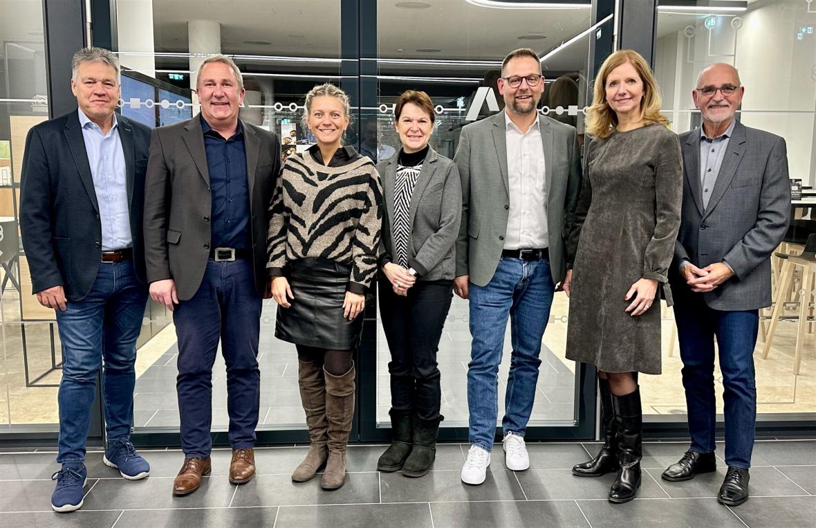 Teilnehmende der IPAA-Kuratoriumssitzung in 2023