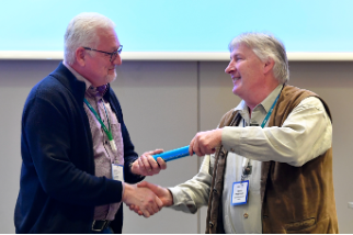 Staffelstabübergabe in München: Andreas Mathes (RheinEnergie & RheinNetz) übernimmt von Benno Angermaier (Stadtwerke München GmbH)