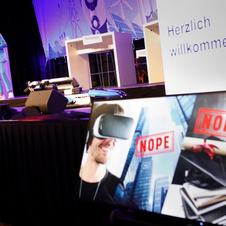 Ein Computer-Monitor aus dem Backstage-Bereich der IPAA-Schulungstage