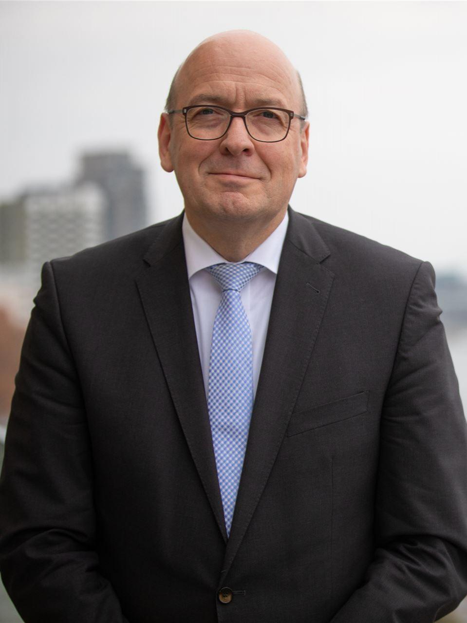 Dr. Hans-Peter Klös